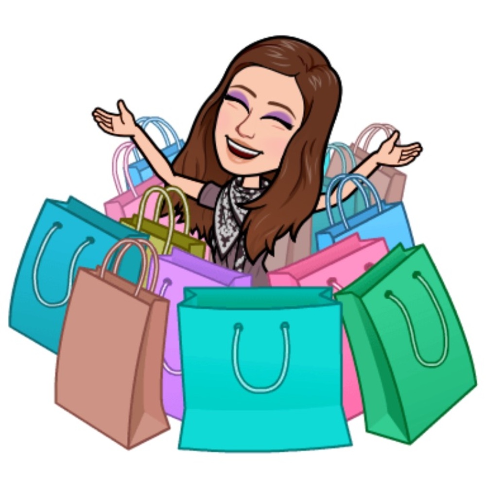 WELCOME TO MY CLOSET! 😍